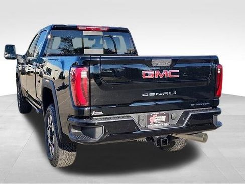 New 2026 GMC Sierra 2500 Denali w/ Denali Reserve Package AWD/4WD image 4