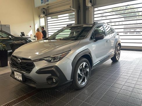 Used 2024 Subaru Crosstrek 2.5i Limited AWD/4WD image 8