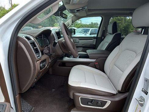 New 2026 RAM 1500 Laramie AWD/4WD image 11