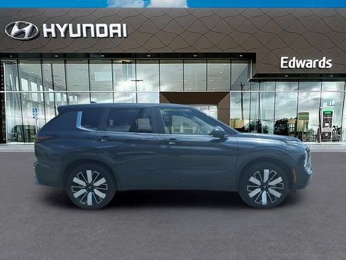Used 2025 Mitsubishi Outlander SE AWD/4WD image 6