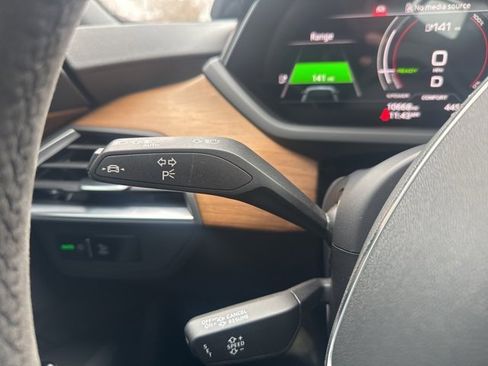 Used 2023 Audi e-tron GT Premium Plus image 23