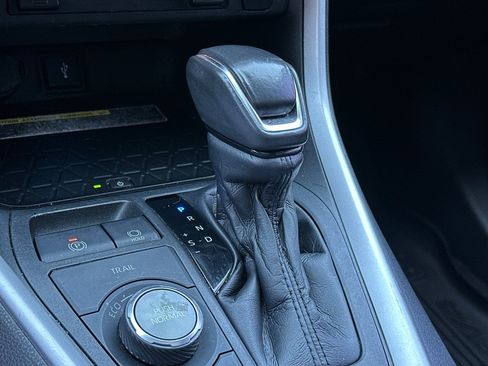 Used 2021 Toyota RAV4 XSE AWD/4WD image 18