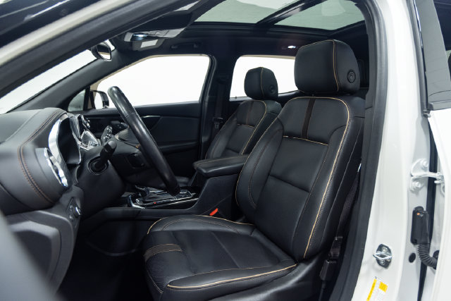Used 2022 Chevrolet Blazer Premier w/ LPO, Black Grille Bar Package AWD/4WD image 23