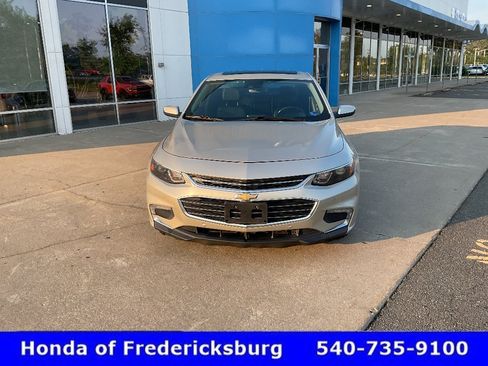 Used 2016 Chevrolet Malibu LT w/ Leather Package FWD image 9