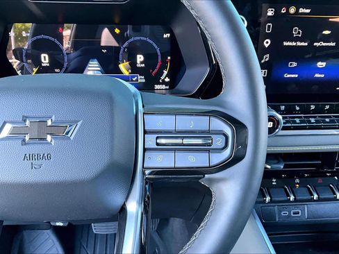 Used 2025 Chevrolet Colorado ZR2 w/ Technology Package image 25