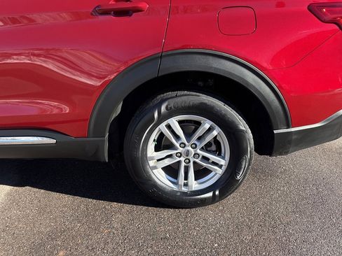 Certified 2022 Ford Explorer XLT w/ Equipment Group 202A image 30