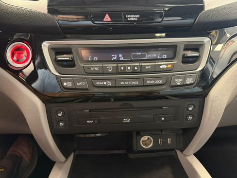Used 2018 Honda Pilot Elite image 77