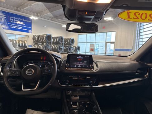 Used 2021 Nissan Rogue SV w/ Premium Package image 9
