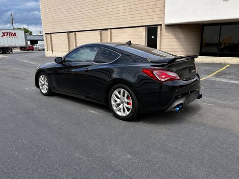 Used 2014 Hyundai Genesis 2.0T RWD image 3