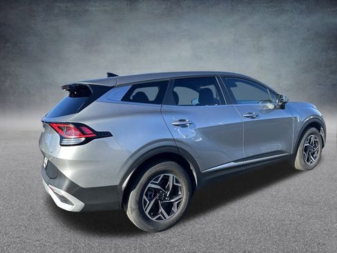 Used 2024 Kia Sportage LX image 6