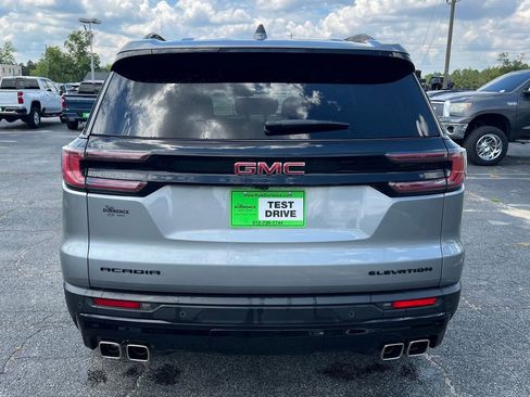 Used 2025 GMC Acadia Elevation w/ Elevation Premium Package FWD image 5