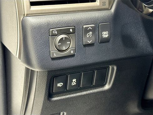 Used 2019 Lexus GX 460 image 28