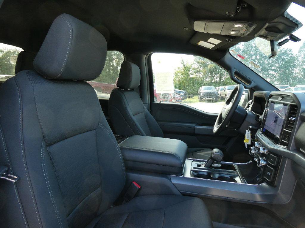 New 2026 Ford F150 XLT w/ XLT Black Appearance Package AWD/4WD image 11