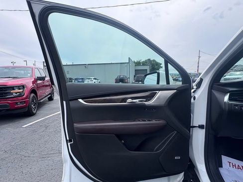 Used 2021 Cadillac XT6 Premium Luxury AWD/4WD image 18