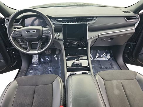 Used 2023 Jeep Grand Cherokee L Laredo AWD/4WD image 9