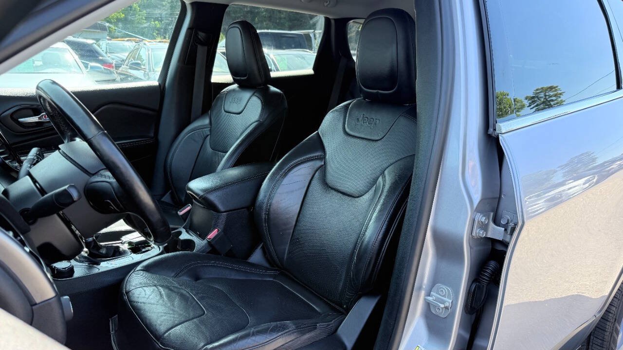 Used 2020 Jeep Cherokee Limited AWD/4WD image 24