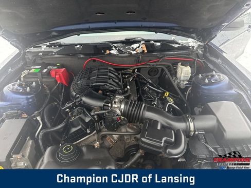 Used 2012 Ford Mustang Coupe image 10