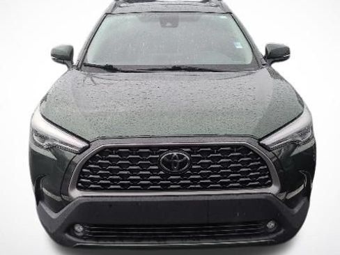 Used 2022 Toyota Corolla Cross XLE w/ Convenience Package FWD image 2