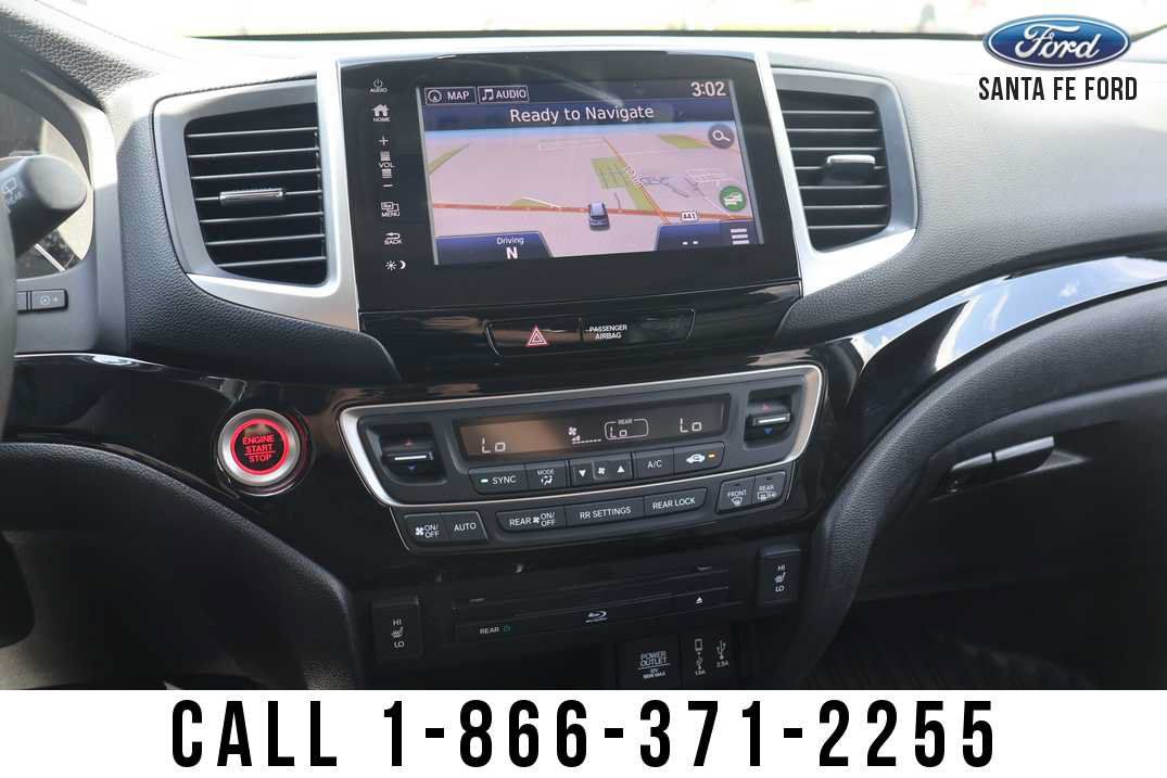 Used 2017 Honda Pilot Touring image 39