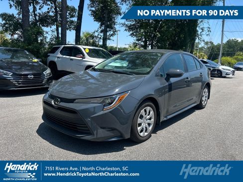 Used 2025 Toyota Corolla LE FWD image 1