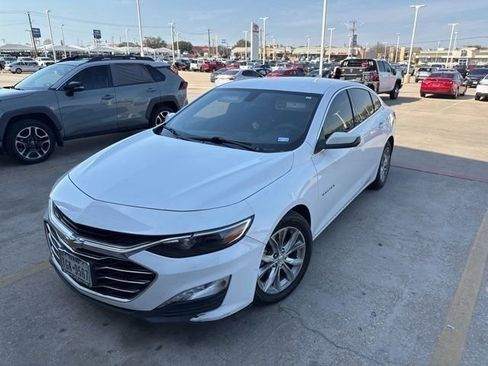 Used 2022 Chevrolet Malibu LT image 3