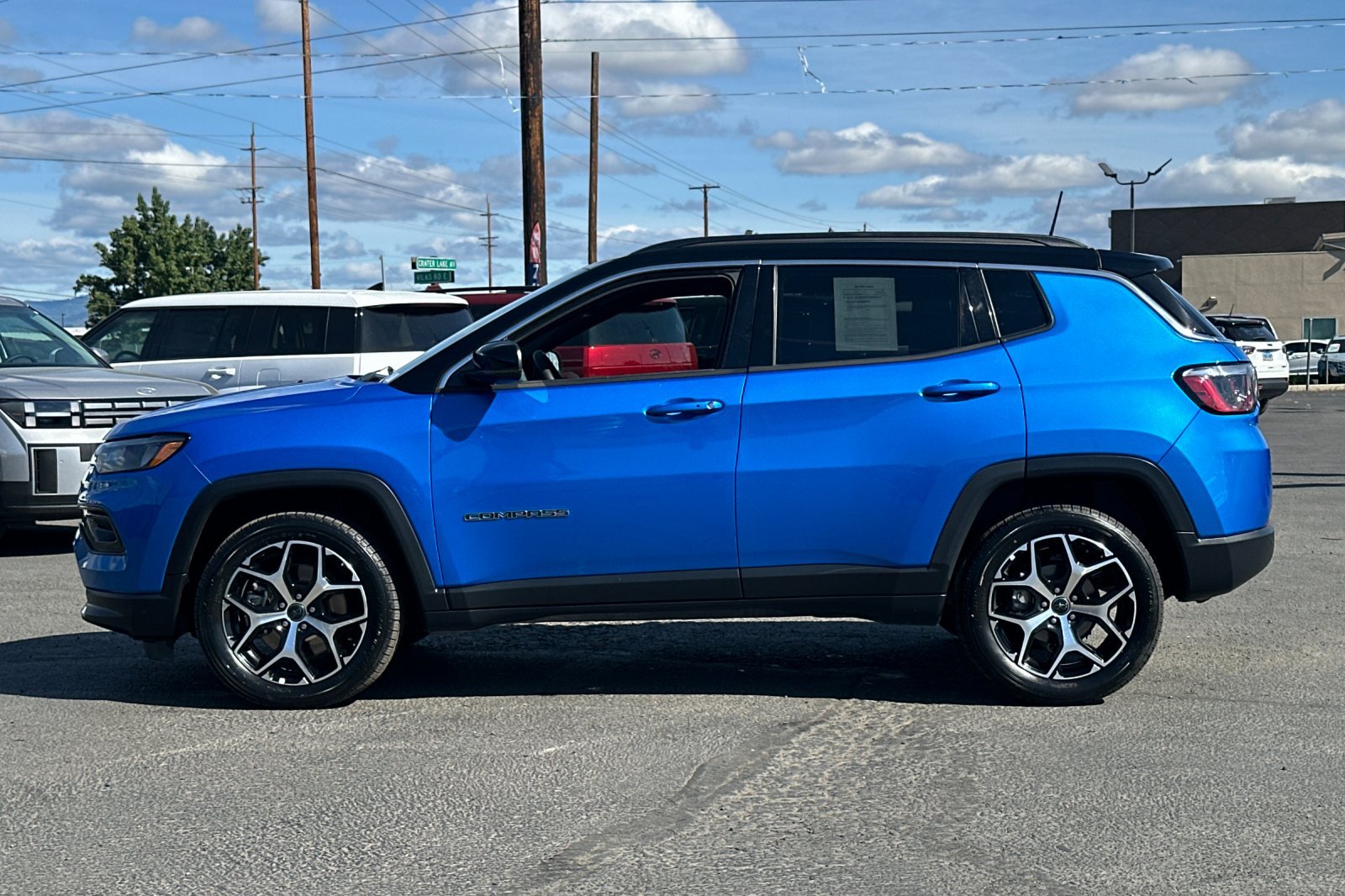Used 2025 Jeep Compass Limited AWD/4WD image 8