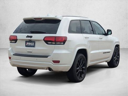 Used 2022 Jeep Grand Cherokee Laredo X RWD image 5