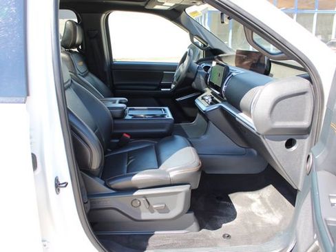 Used 2025 Ford Expedition Tremor AWD/4WD image 68