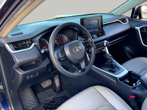 Used 2021 Toyota RAV4 XLE AWD/4WD image 17
