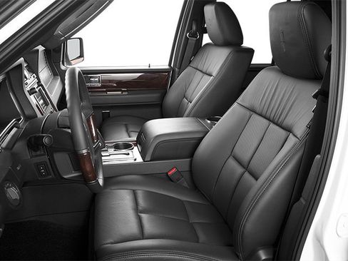 Used 2014 Lincoln Navigator 4WD image 11