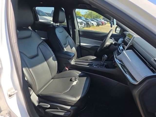 Used 2023 Jeep Compass Latitude AWD/4WD image 7