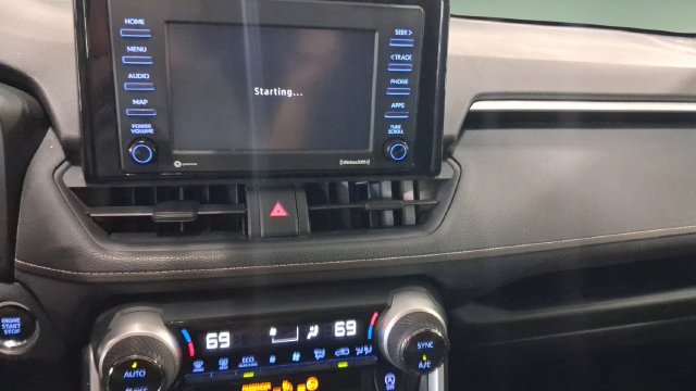 Used 2020 Toyota RAV4 XLE w/ Convenience Package FWD image 11