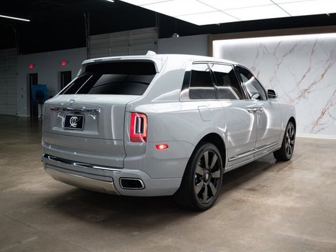 Used 2020 Rolls-Royce Cullinan image 28