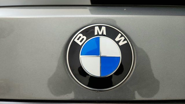 Used 2024 BMW X7 xDrive40i w/ Premium Package AWD/4WD image 32