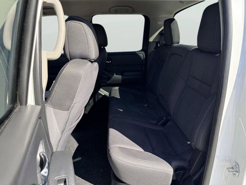 Used 2022 Nissan Frontier SV image 14