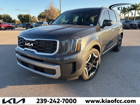 Certified 2023 Kia Telluride S w/ S Sunroof Package image 2