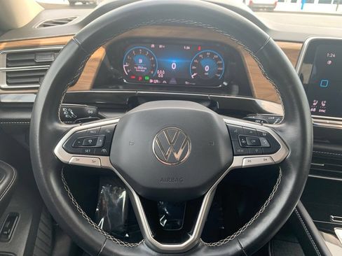 Used 2025 Volkswagen Atlas SE AWD/4WD image 8