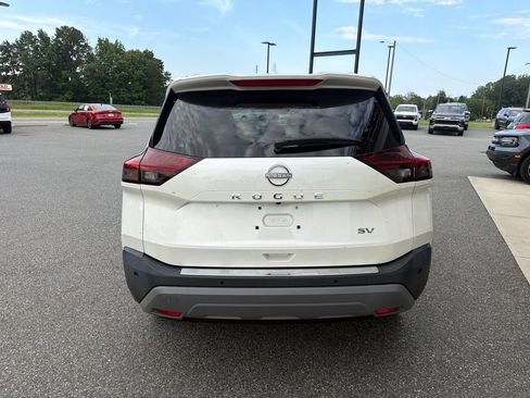 Used 2023 Nissan Rogue SV w/ SV Premium B Package FWD image 8
