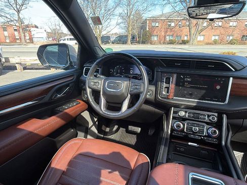 Used 2023 GMC Yukon Denali Ultimate image 37
