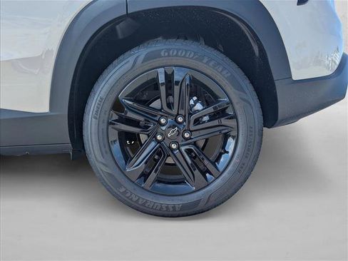 New 2026 Chevrolet Trax ACTIV w/ Sunroof Package FWD image 10
