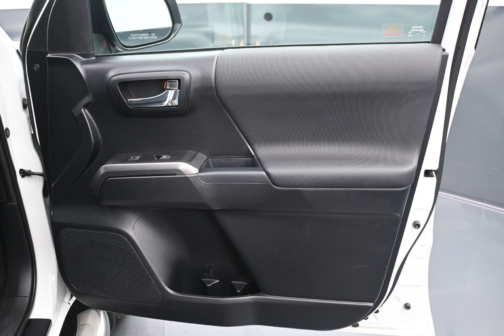 Used 2019 Toyota Tacoma TRD Sport AWD/4WD image 12