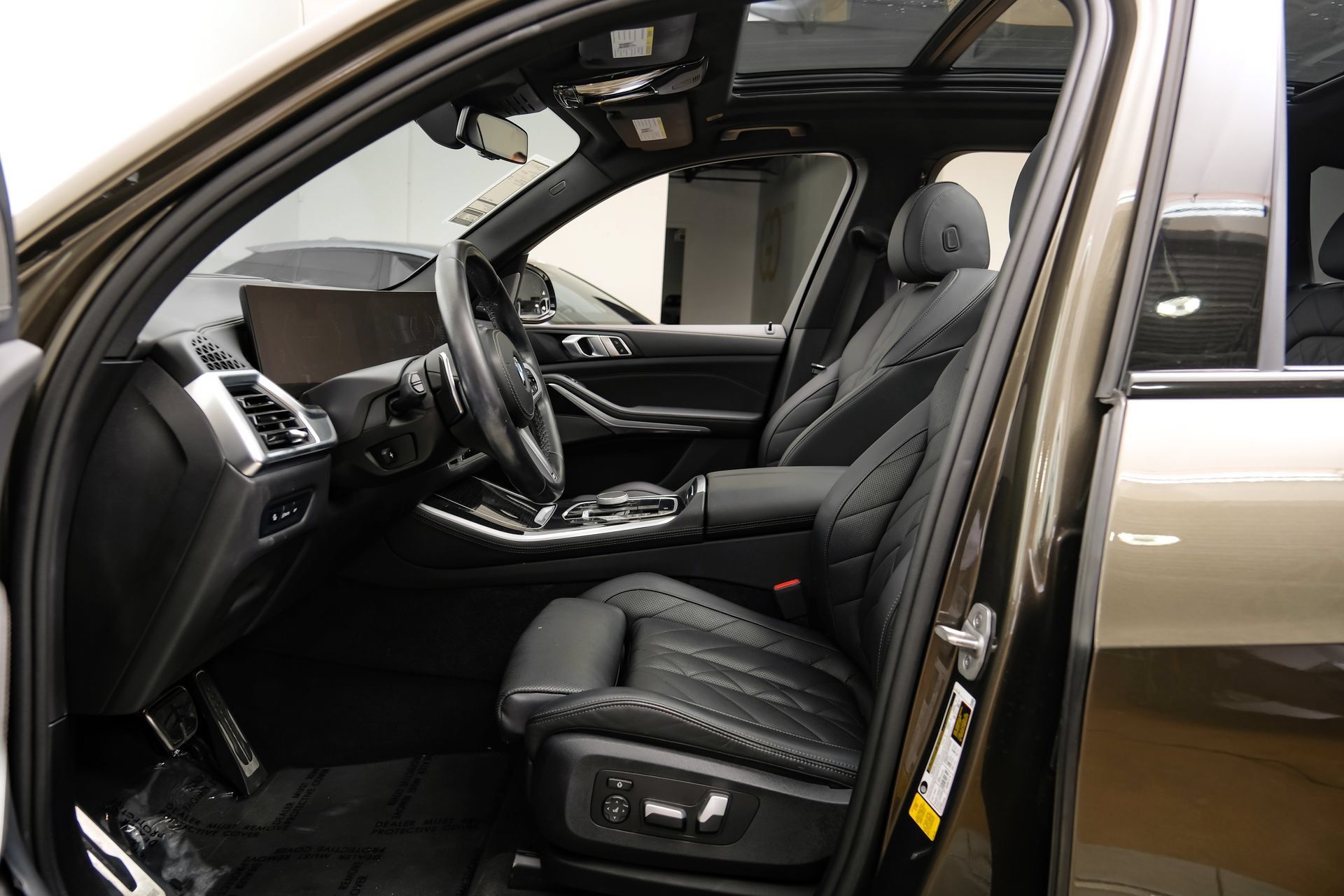 Used 2024 BMW X5 sDrive40i w/ M Sport Package RWD image 4