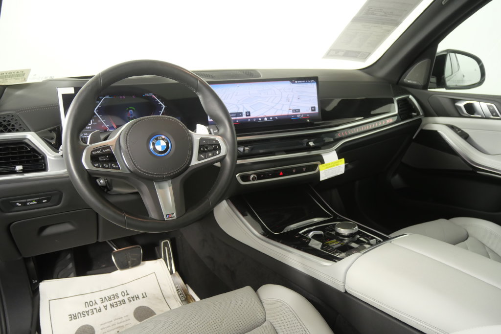 Certified 2026 BMW X5 xDrive50e w/ M Sport Package AWD/4WD image 19
