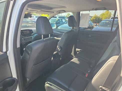 Certified 2022 Honda Pilot Special Edition image 16