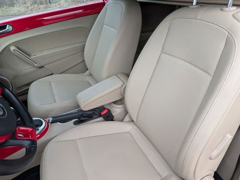 Used 2019 Volkswagen Beetle 2.0T image 16