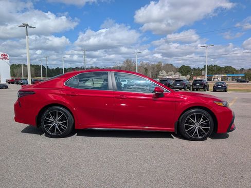 Used 2023 Toyota Camry SE w/ Convenience Package image 6