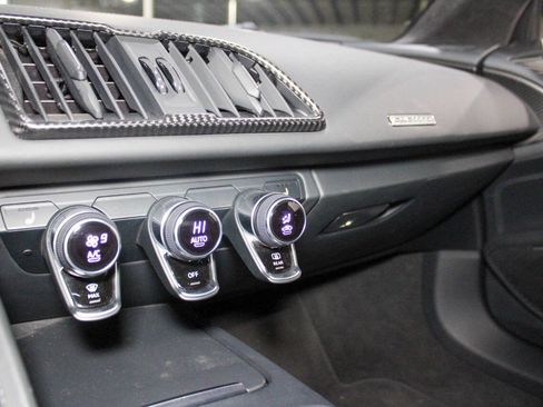 Used 2017 Audi R8 V10 w/ Carbon Exterior Package image 14