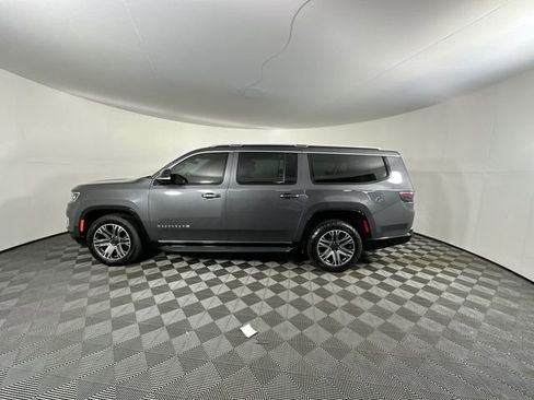 Certified 2024 Jeep Wagoneer L Series II w/ Flexible Seating Group AWD/4WD image 11