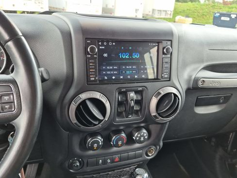 Used 2017 Jeep Wrangler Unlimited Sport w/ Quick Order Package 24S AWD/4WD image 13