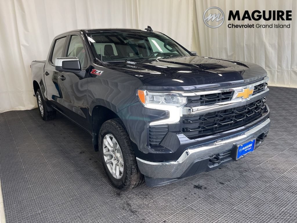 Used 2023 Chevrolet Silverado 1500 LT AWD/4WD image 27
